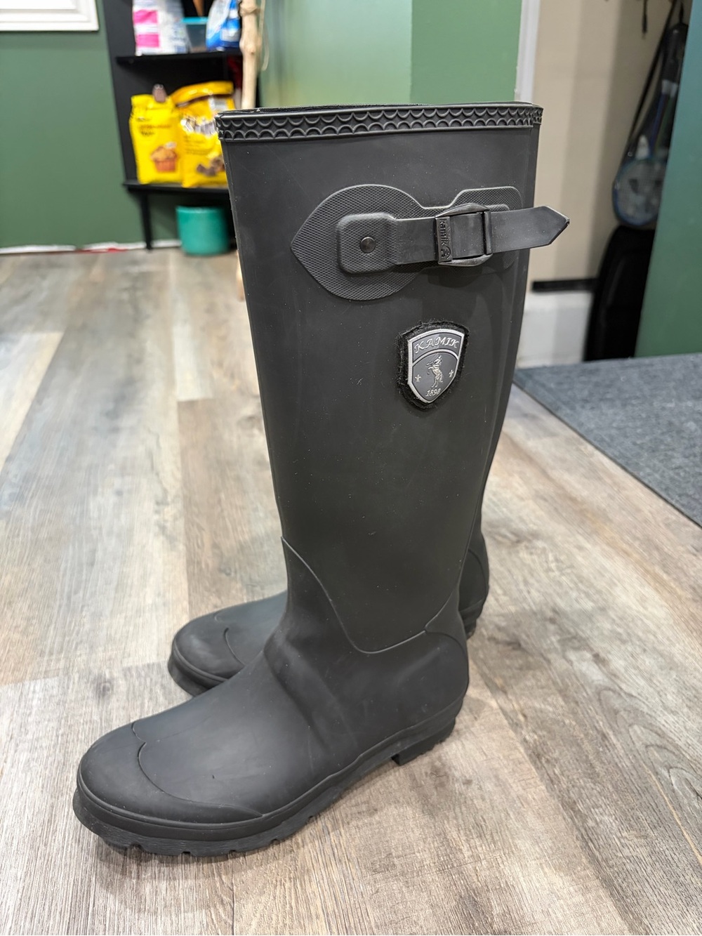 Kamik rubber rain boots size 10